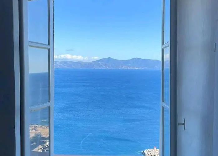 Appartement Vue mer en plein centre de Cargese